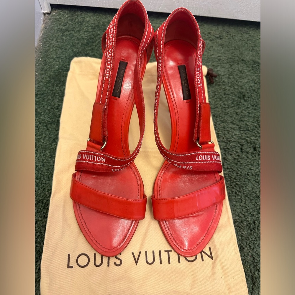 ✨Authentic LV Shoes ✨